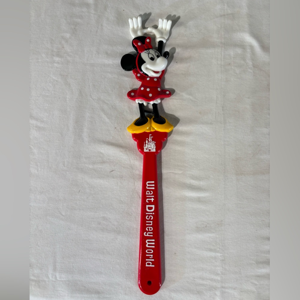 Vintage Walt Disney Minnie Mouse Backscratch